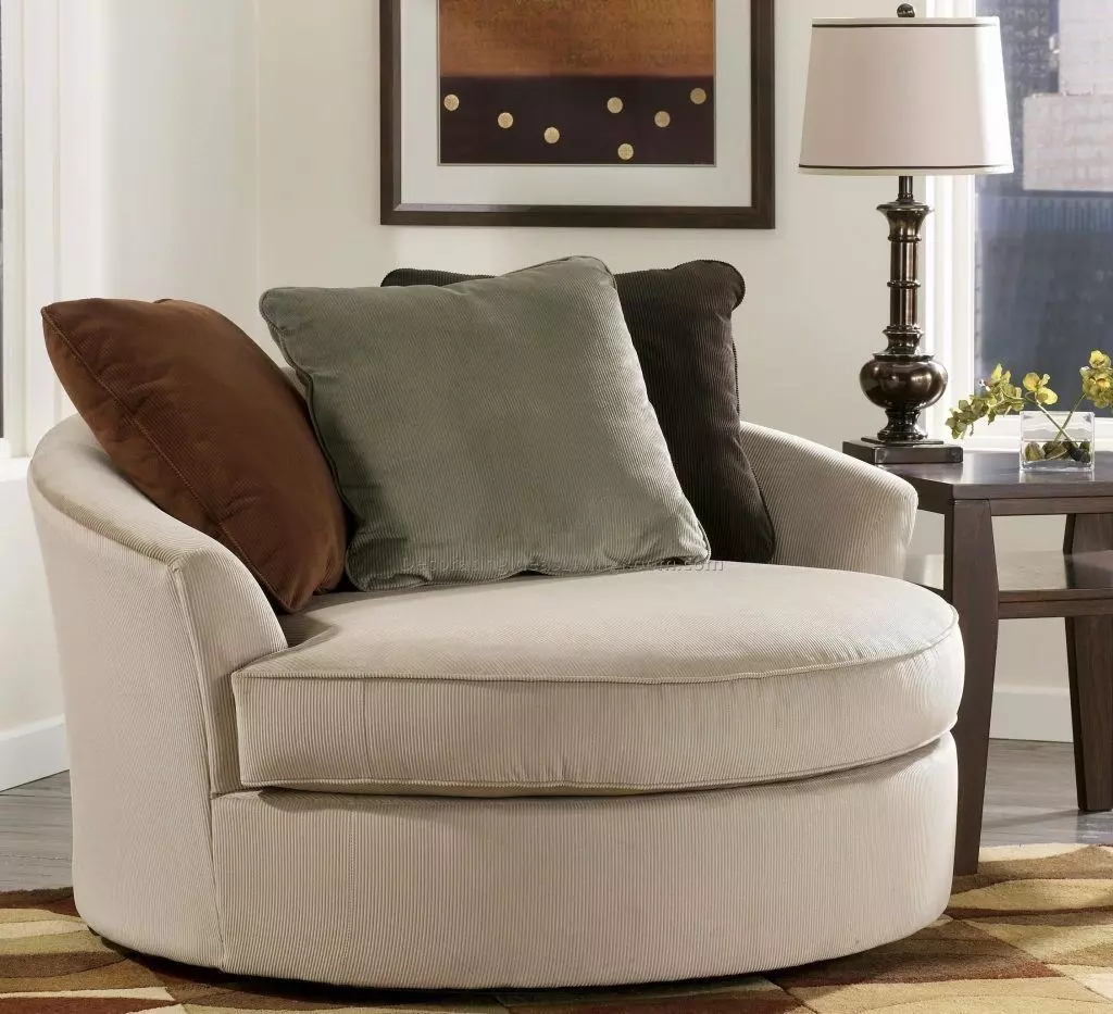 Sofa đơn tròn rất được ưa chuộng làm ghế sofa để trong phòng ngủ