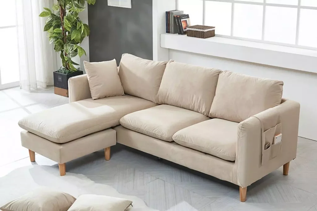 Bộ ghế sofa phòng khách dạng góc giúp không gian sang trọng, tinh tế hơn