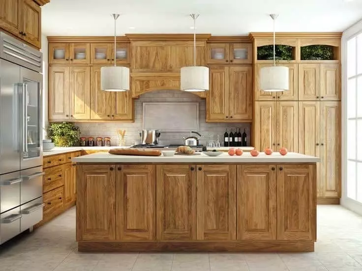 Chất liệu gỗ mang lại vẻ đẹp tự nhiên cho gian bếp